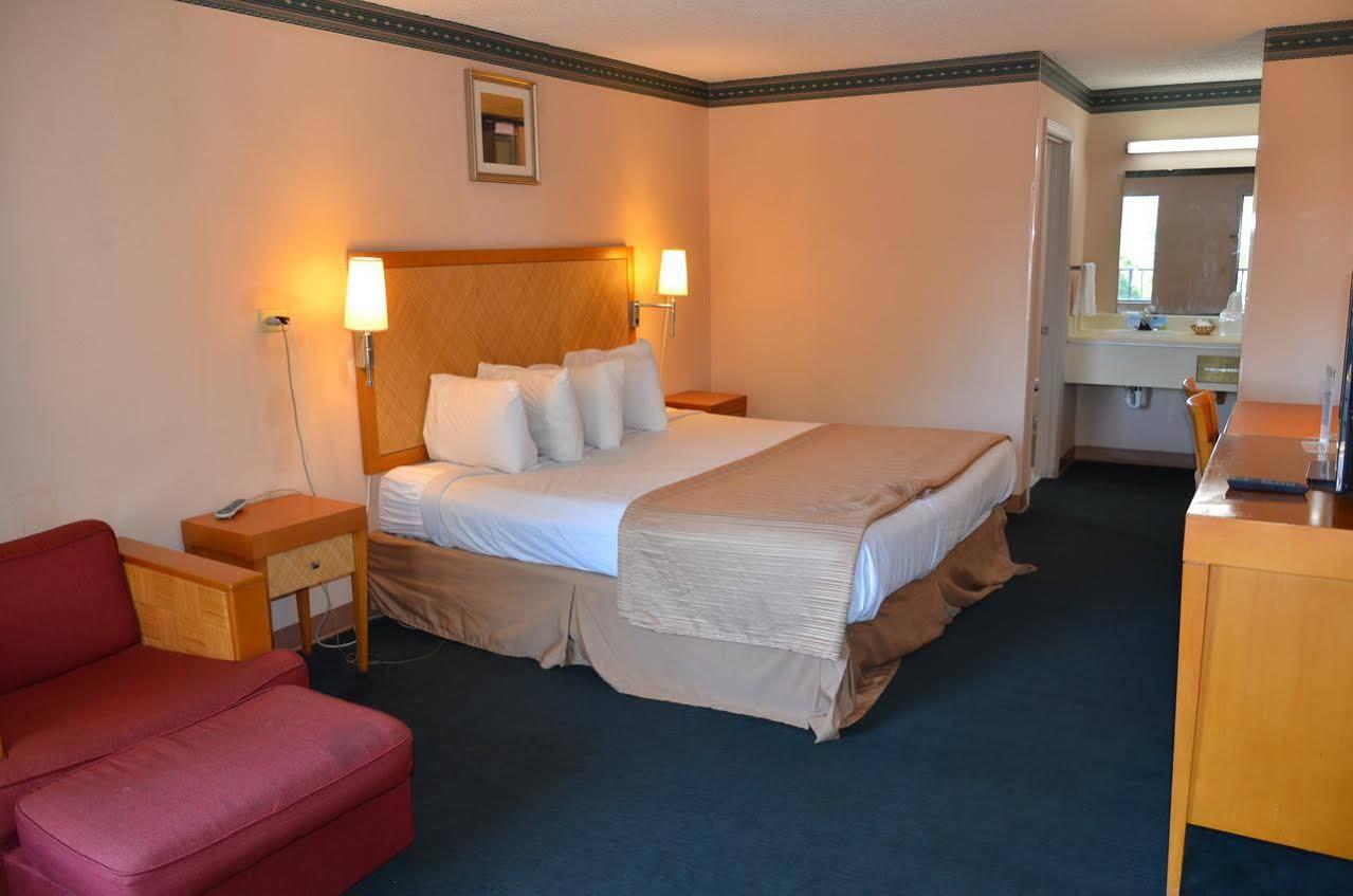 Days Inn Cheraw Esterno foto