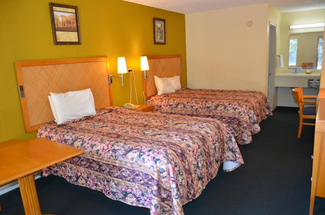 Days Inn Cheraw Esterno foto
