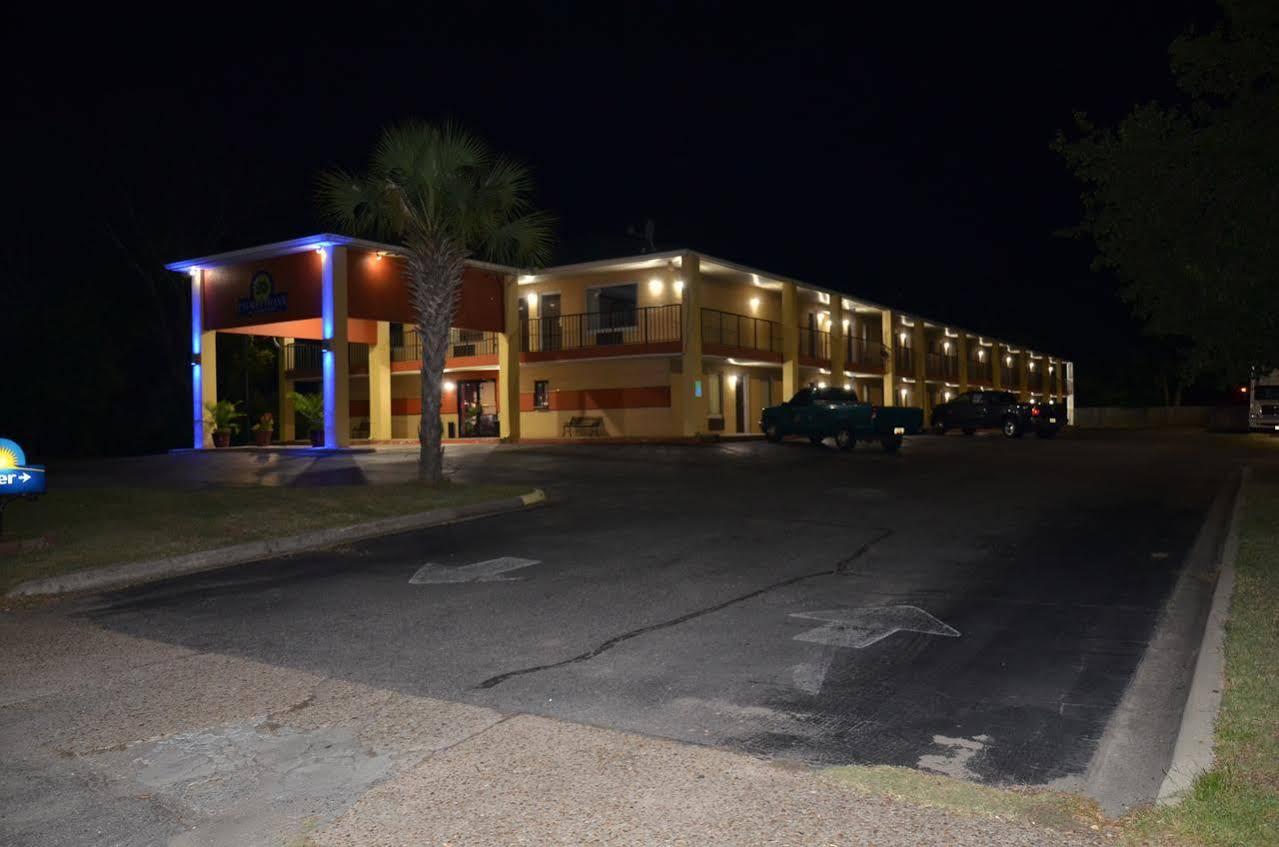 Days Inn Cheraw Esterno foto