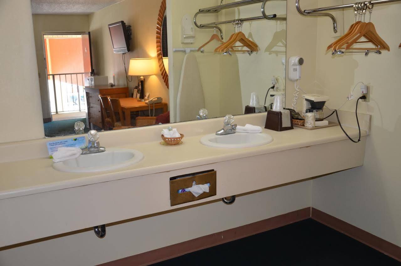 Days Inn Cheraw Esterno foto